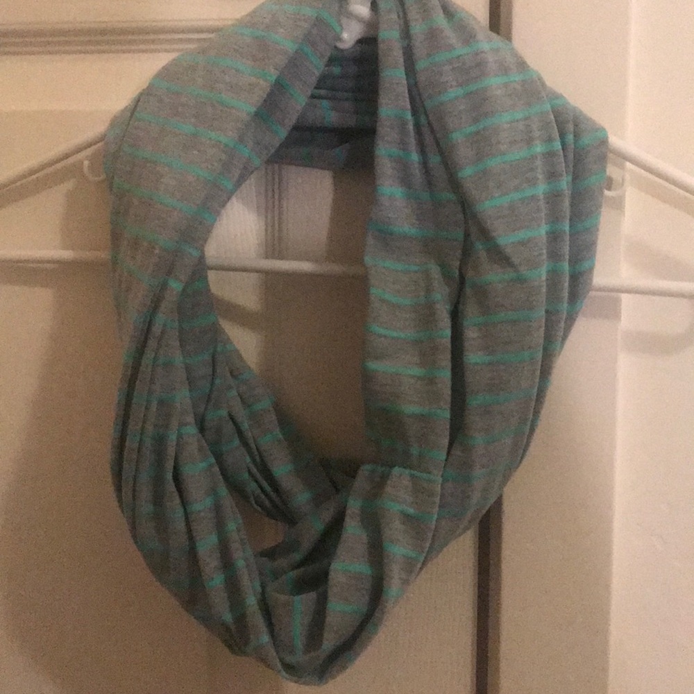 Super cute infinity scarf!